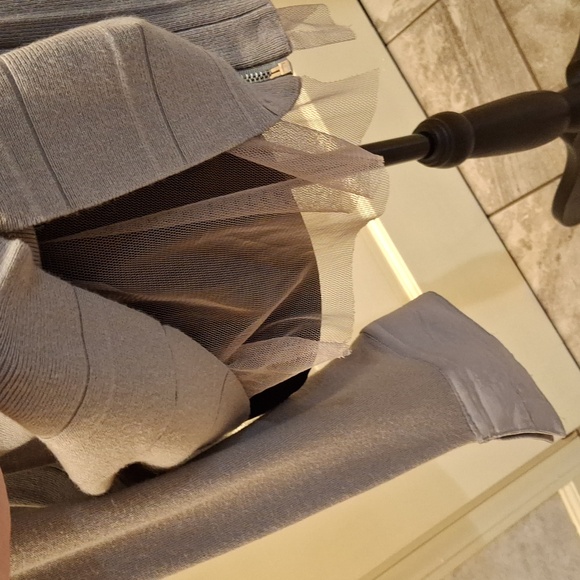 "TWELVE by TWELVE" Women's Sz. L, Gray sweater with ruffles pleats and flares. - Picture 4 of 13